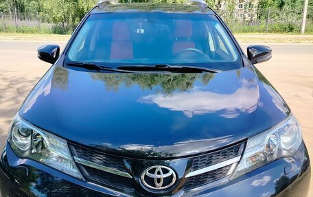 Toyota RAV4, 2015 год, 1 750 000 рублей, 3 фотография