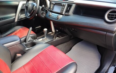 Toyota RAV4, 2015 год, 1 750 000 рублей, 7 фотография