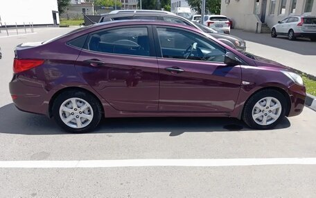 Hyundai Solaris II рестайлинг, 2011 год, 750 000 рублей, 2 фотография