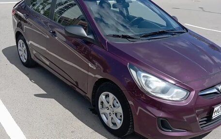 Hyundai Solaris II рестайлинг, 2011 год, 750 000 рублей, 4 фотография