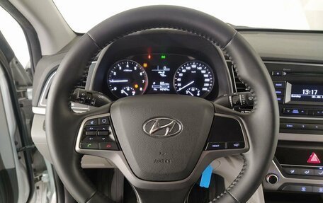 Hyundai Elantra VI рестайлинг, 2018 год, 1 287 000 рублей, 12 фотография