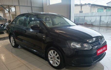 Volkswagen Polo VI (EU Market), 2013 год, 755 000 рублей, 2 фотография