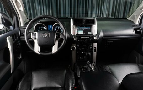 Toyota Land Cruiser Prado 150 рестайлинг 2, 2010 год, 3 099 000 рублей, 6 фотография