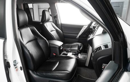 Toyota Land Cruiser Prado 150 рестайлинг 2, 2010 год, 3 099 000 рублей, 8 фотография