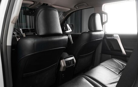 Toyota Land Cruiser Prado 150 рестайлинг 2, 2010 год, 3 099 000 рублей, 11 фотография