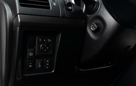 Toyota Land Cruiser Prado 150 рестайлинг 2, 2010 год, 3 099 000 рублей, 25 фотография