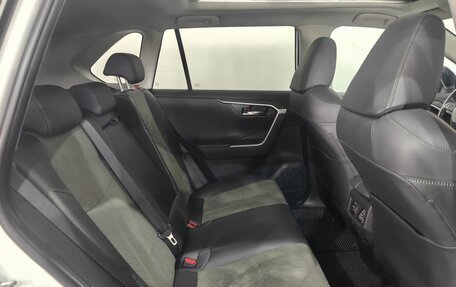 Toyota RAV4, 2025 год, 3 650 000 рублей, 11 фотография