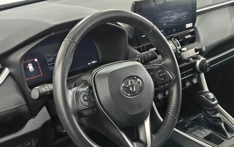 Toyota RAV4, 2025 год, 3 650 000 рублей, 12 фотография