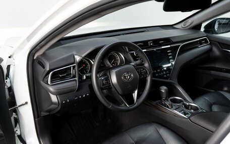 Toyota Camry, 2018 год, 2 799 000 рублей, 9 фотография
