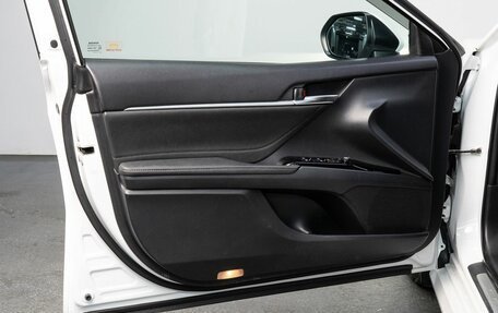 Toyota Camry, 2018 год, 2 799 000 рублей, 10 фотография