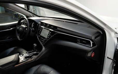 Toyota Camry, 2018 год, 2 799 000 рублей, 16 фотография