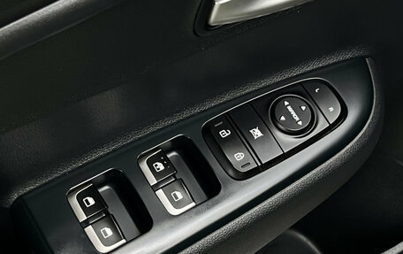 KIA Rio IV, 2021 год, 1 747 000 рублей, 12 фотография