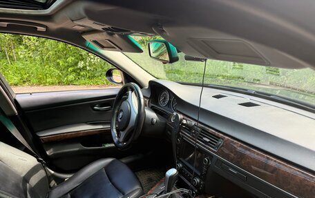 BMW 3 серия, 2005 год, 1 290 000 рублей, 31 фотография