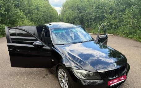 BMW 3 серия, 2005 год, 1 290 000 рублей, 26 фотография