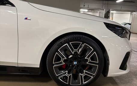 BMW 5 серия, 2023 год, 6 750 000 рублей, 6 фотография