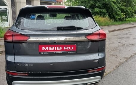 Geely Atlas, 2022 год, 2 400 000 рублей, 3 фотография