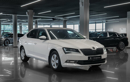 Skoda Superb III рестайлинг, 2018 год, 2 500 000 рублей, 2 фотография