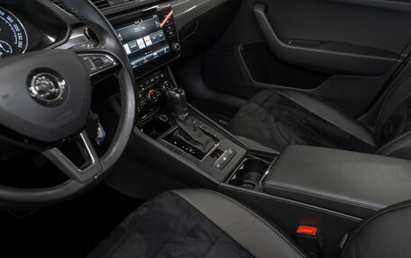 Skoda Superb III рестайлинг, 2018 год, 2 500 000 рублей, 13 фотография