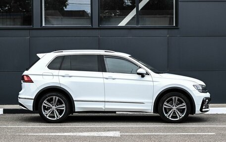 Volkswagen Tiguan II, 2019 год, 2 824 000 рублей, 5 фотография