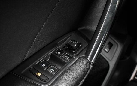 Volkswagen Tiguan II, 2019 год, 2 824 000 рублей, 19 фотография