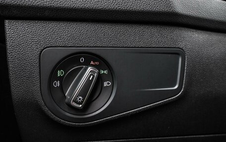 Volkswagen Tiguan II, 2019 год, 2 824 000 рублей, 18 фотография