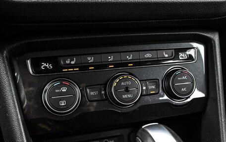 Volkswagen Tiguan II, 2019 год, 2 824 000 рублей, 22 фотография