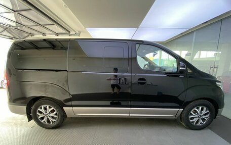 Hyundai H-1 II рестайлинг, 2019 год, 2 835 000 рублей, 5 фотография