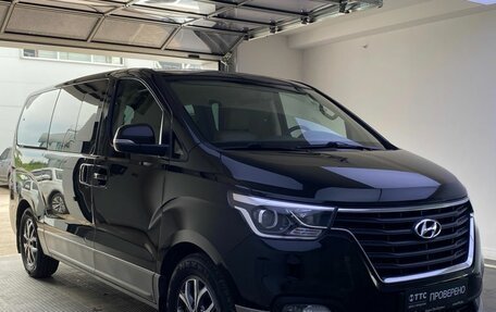 Hyundai H-1 II рестайлинг, 2019 год, 2 835 000 рублей, 3 фотография