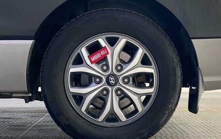 Hyundai H-1 II рестайлинг, 2019 год, 2 835 000 рублей, 22 фотография