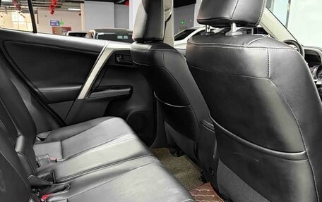 Toyota RAV4, 2019 год, 2 000 202 рублей, 22 фотография