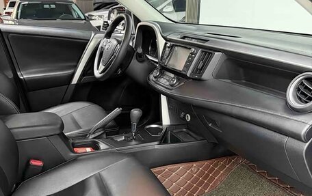 Toyota RAV4, 2019 год, 2 000 202 рублей, 21 фотография