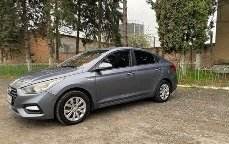 Hyundai Solaris II рестайлинг, 2017 год, 900 000 рублей, 6 фотография