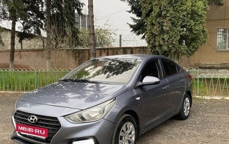 Hyundai Solaris II рестайлинг, 2017 год, 900 000 рублей, 7 фотография