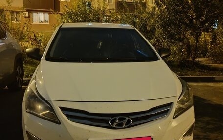 Hyundai Solaris II рестайлинг, 2016 год, 900 000 рублей, 1 фотография