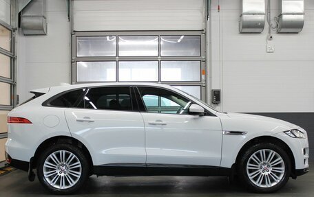 Jaguar F-Pace, 2016 год, 1 980 000 рублей, 4 фотография