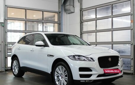 Jaguar F-Pace, 2016 год, 1 980 000 рублей, 3 фотография