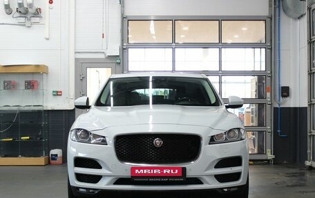 Jaguar F-Pace, 2016 год, 1 980 000 рублей, 2 фотография