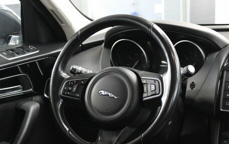Jaguar F-Pace, 2016 год, 1 980 000 рублей, 23 фотография