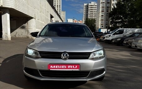 Volkswagen Jetta VI, 2012 год, 1 200 000 рублей, 2 фотография