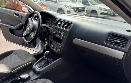 Volkswagen Jetta VI, 2012 год, 1 200 000 рублей, 18 фотография