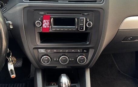 Volkswagen Jetta VI, 2012 год, 1 200 000 рублей, 21 фотография