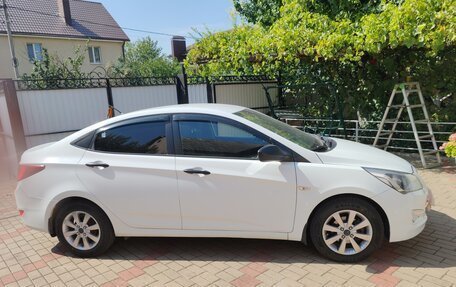 Hyundai Solaris II рестайлинг, 2016 год, 900 000 рублей, 5 фотография