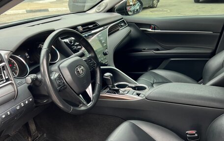 Toyota Camry, 2019 год, 2 990 000 рублей, 4 фотография