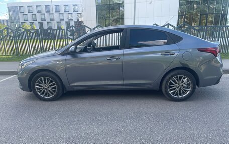 Hyundai Solaris II рестайлинг, 2017 год, 900 000 рублей, 3 фотография