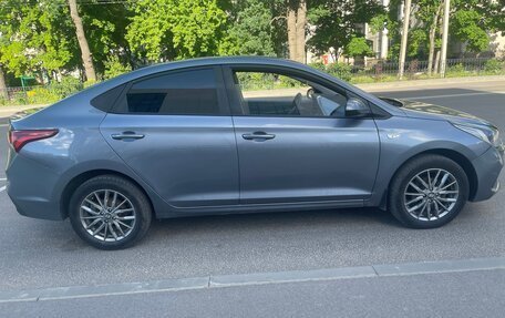 Hyundai Solaris II рестайлинг, 2017 год, 900 000 рублей, 7 фотография