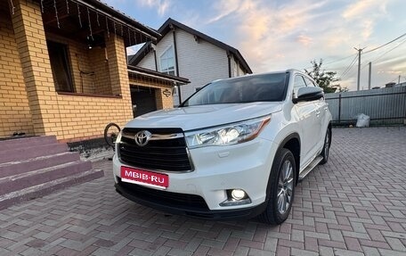 Toyota Highlander III, 2014 год, 2 790 000 рублей, 1 фотография