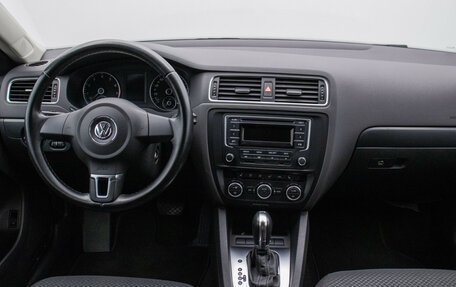 Volkswagen Jetta VI, 2014 год, 915 000 рублей, 14 фотография