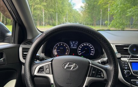 Hyundai Solaris II рестайлинг, 2011 год, 870 000 рублей, 17 фотография
