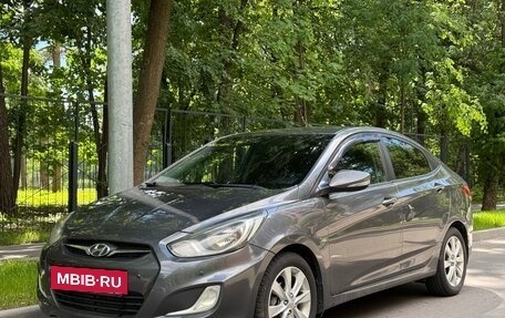 Hyundai Solaris II рестайлинг, 2011 год, 870 000 рублей, 3 фотография