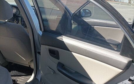 KIA Cerato I, 2005 год, 200 000 рублей, 4 фотография